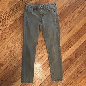 Universal Thread Women’s Green Skinny Jeans Size 4 / 27 R